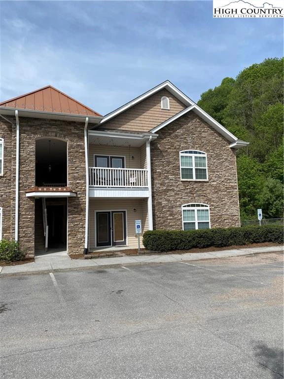 Image number 1 for the current listing