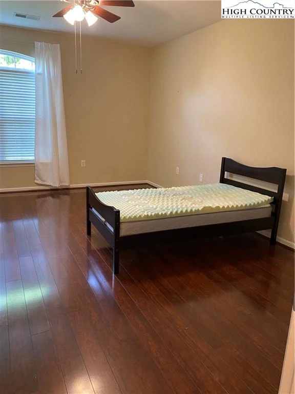 Image number 9 for the current listing