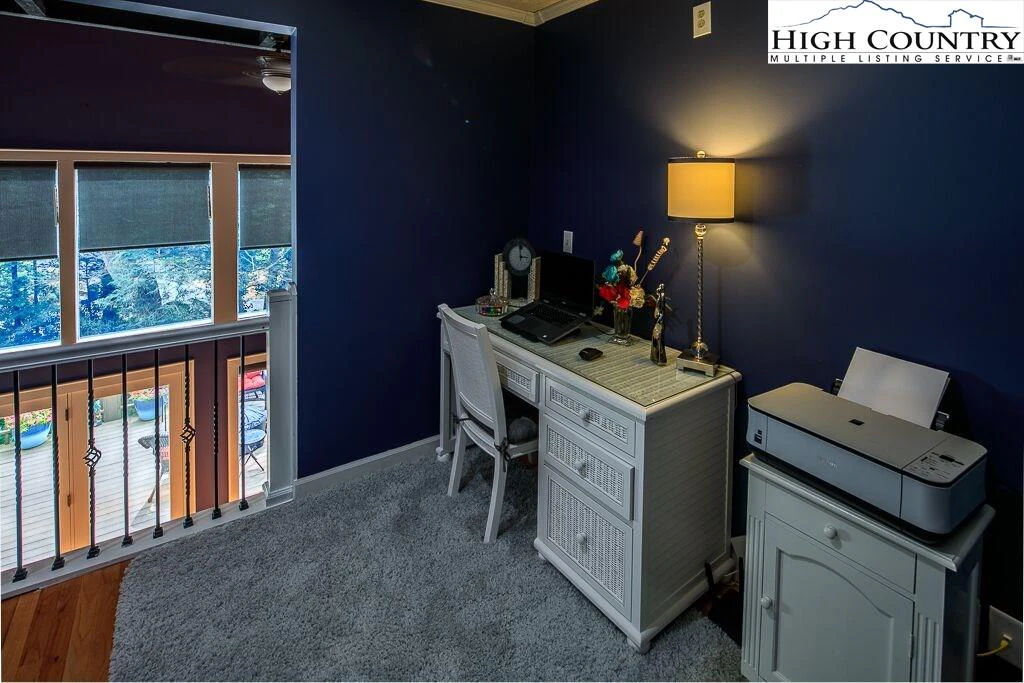 Image number 5 for the current listing