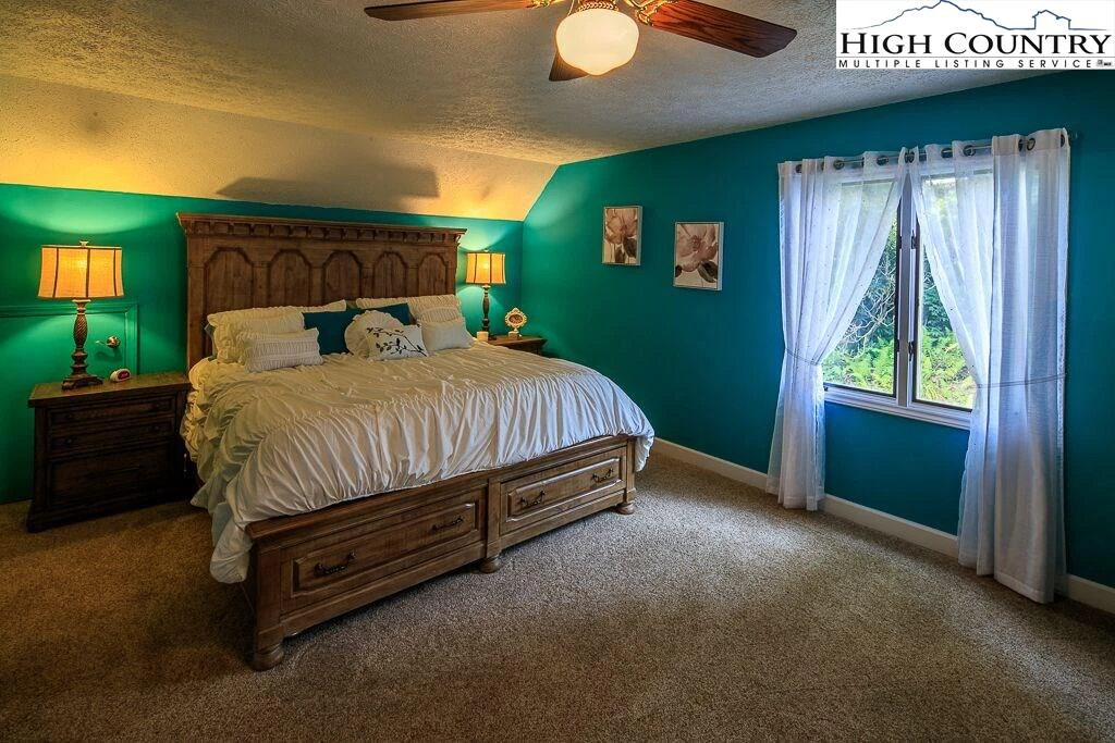Image number 6 for the current listing