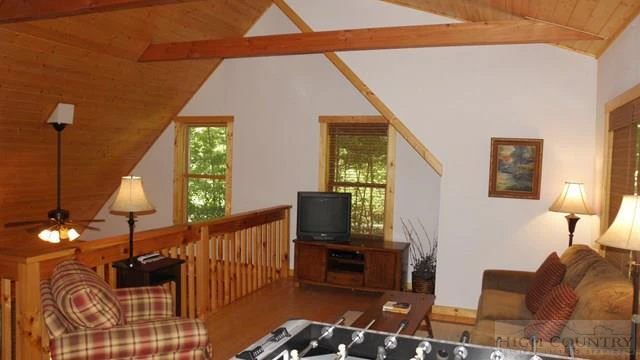 Image number 20 for the current listing