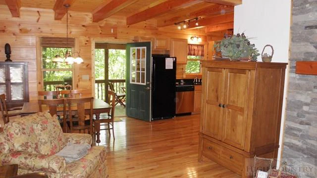 Image number 7 for the current listing
