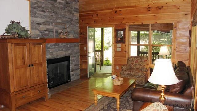 Image number 5 for the current listing