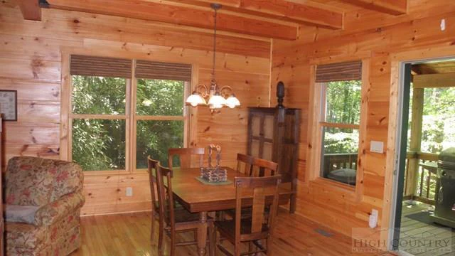 Image number 3 for the current listing