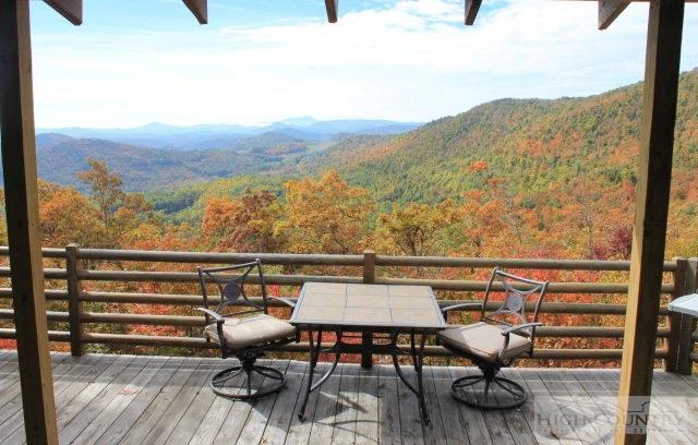 Image number 13 for the current listing