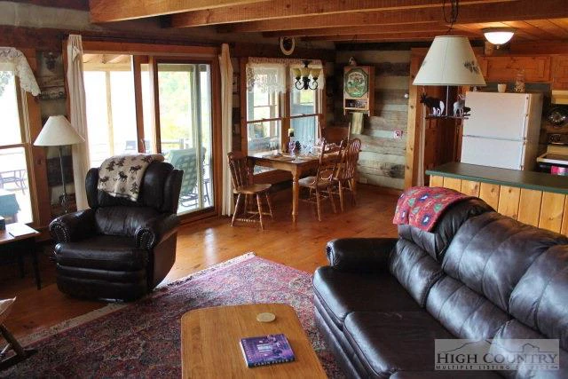 Image number 8 for the current listing