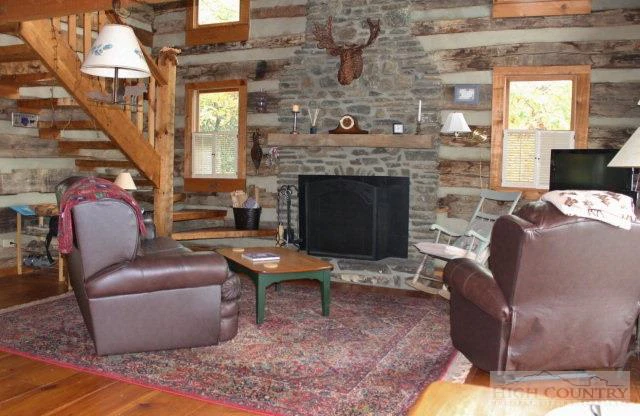 Image number 6 for the current listing