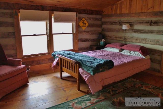 Image number 21 for the current listing