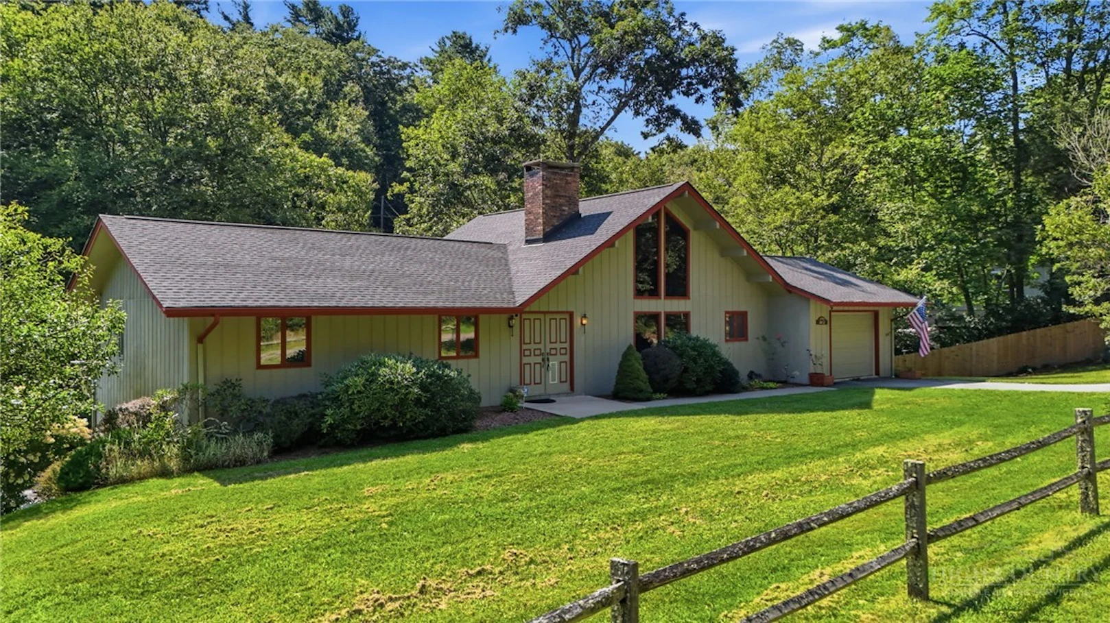 Image number 1 for the current listing