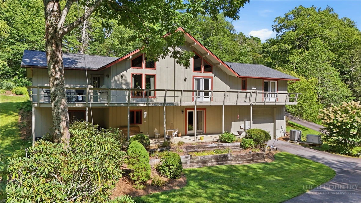Image number 2 for the current listing