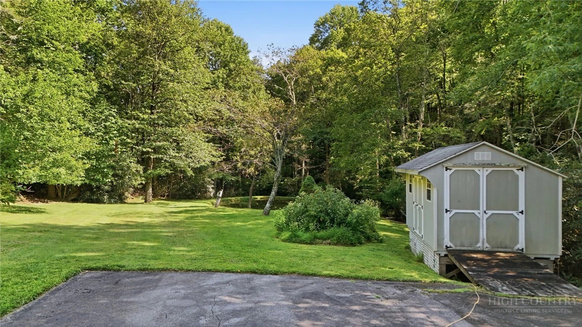 Image number 4 for the current listing