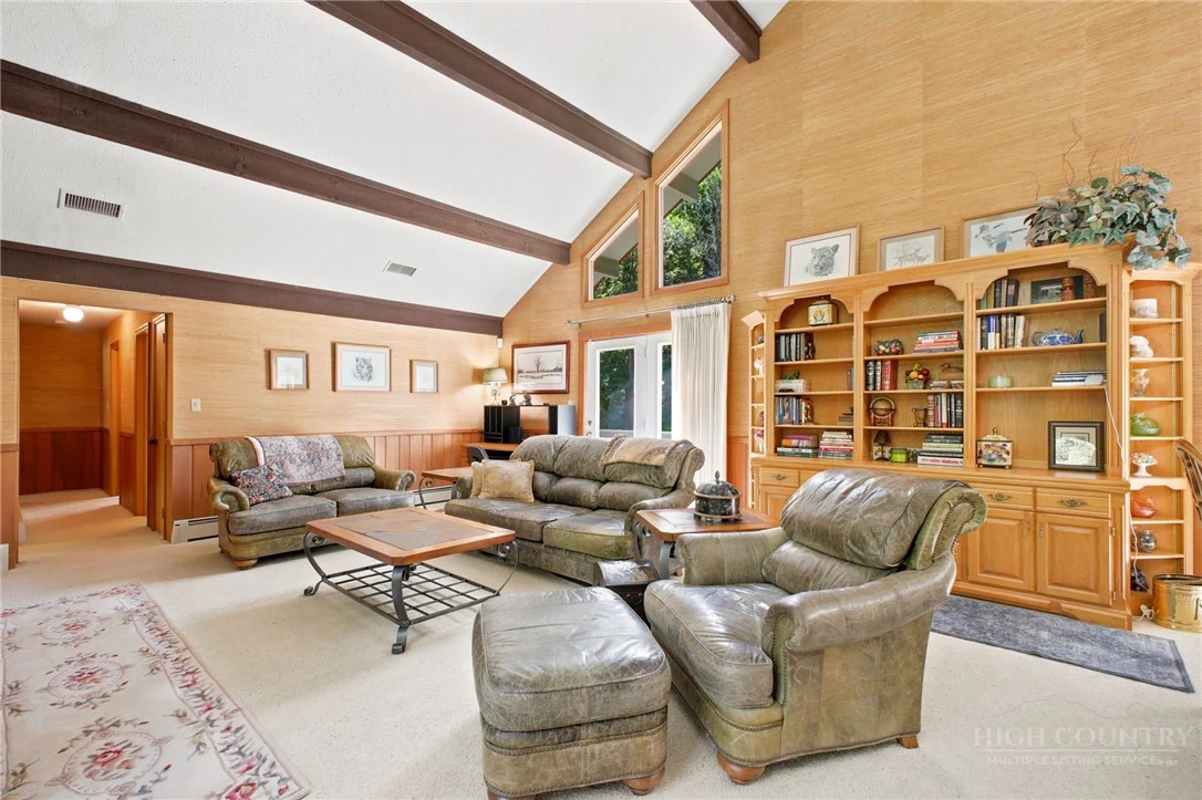 Image number 10 for the current listing