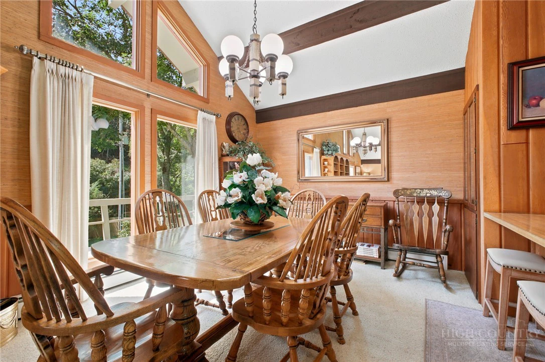 Image number 11 for the current listing