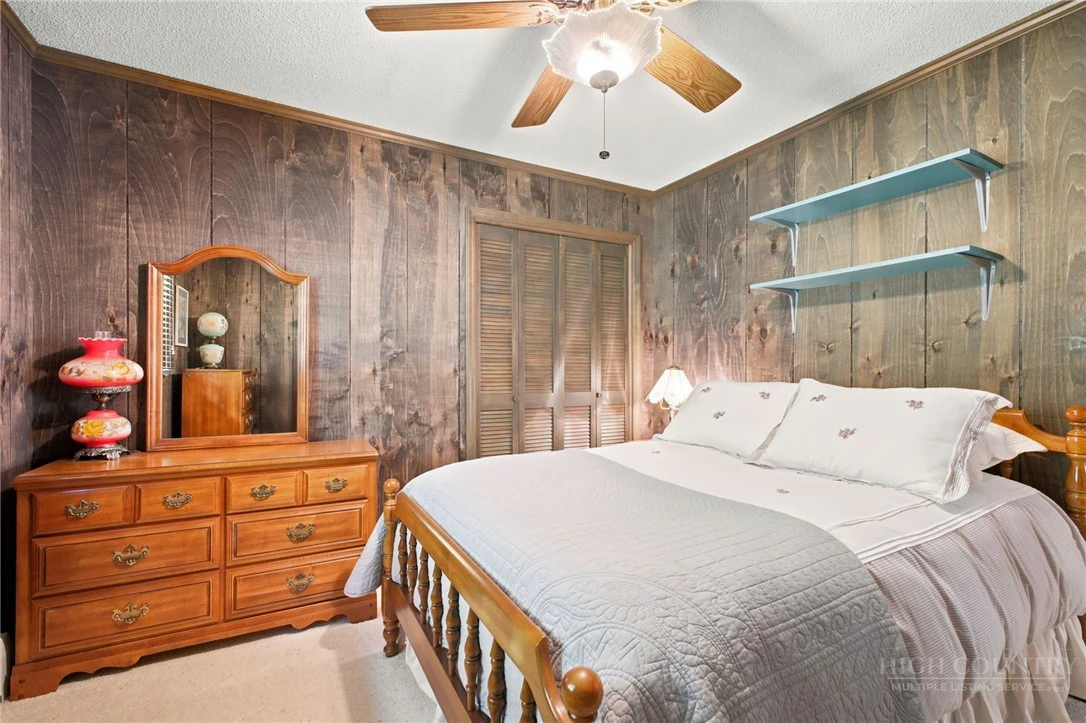 Image number 21 for the current listing