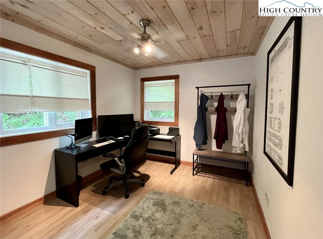 Image number 6 for the current listing