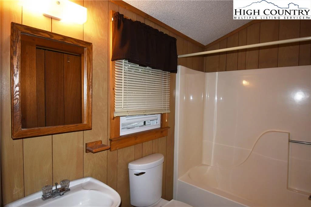 Image number 8 for the current listing