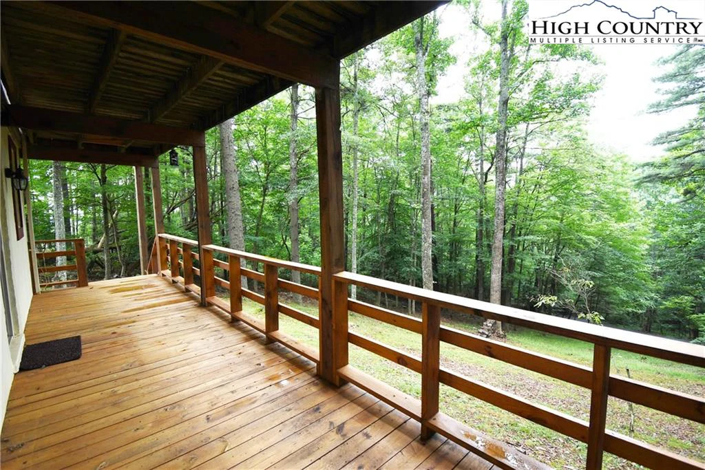 Image number 5 for the current listing