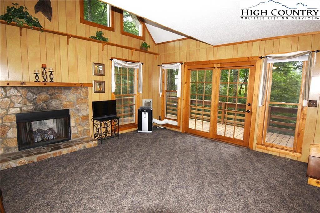 Image number 20 for the current listing