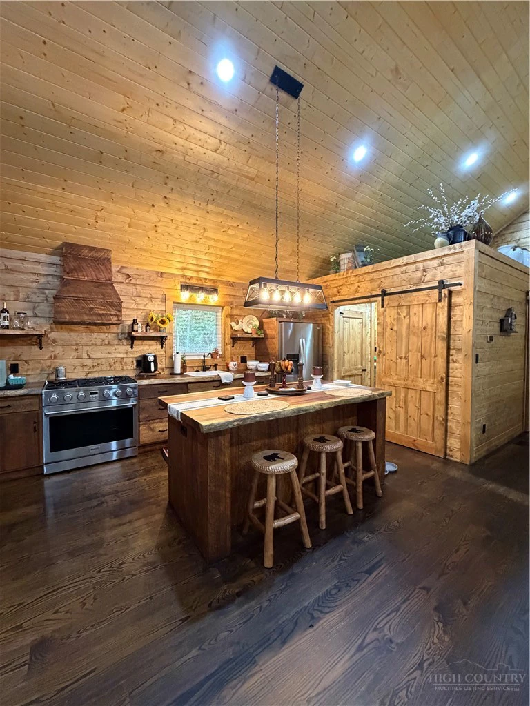 Image number 11 for the current listing
