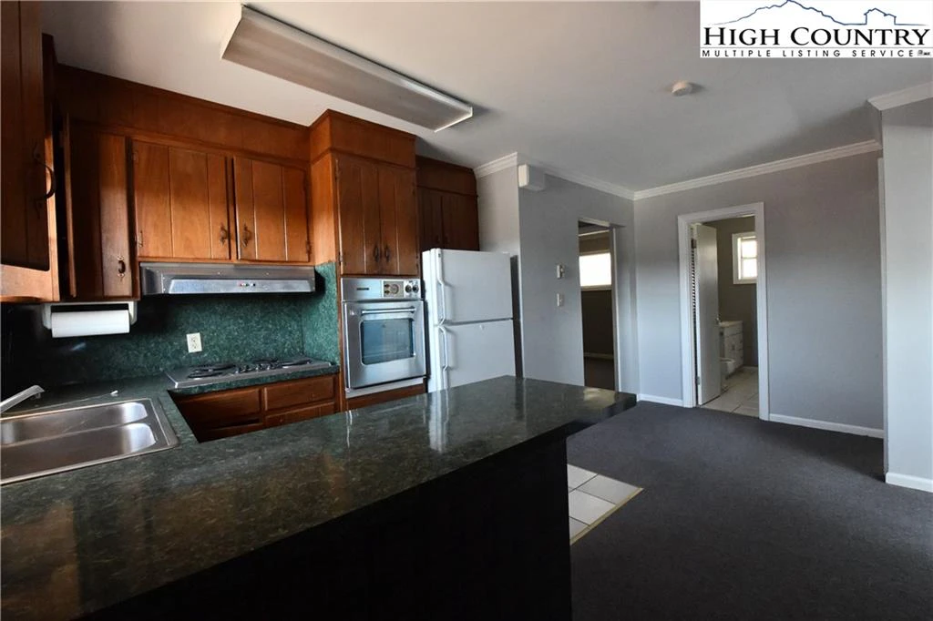 Image number 6 for the current listing