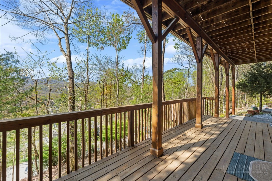 Image number 18 for the current listing