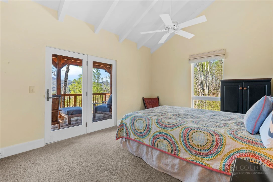 Image number 14 for the current listing