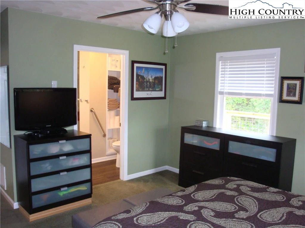 Image number 6 for the current listing