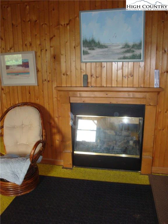 Image number 16 for the current listing