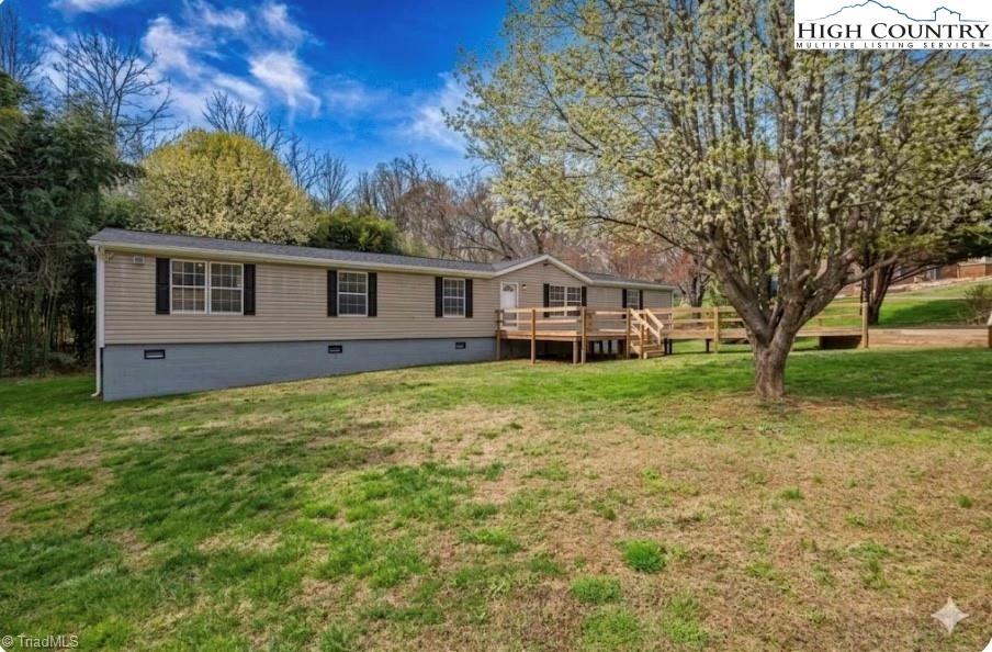 Image number 1 for the current listing