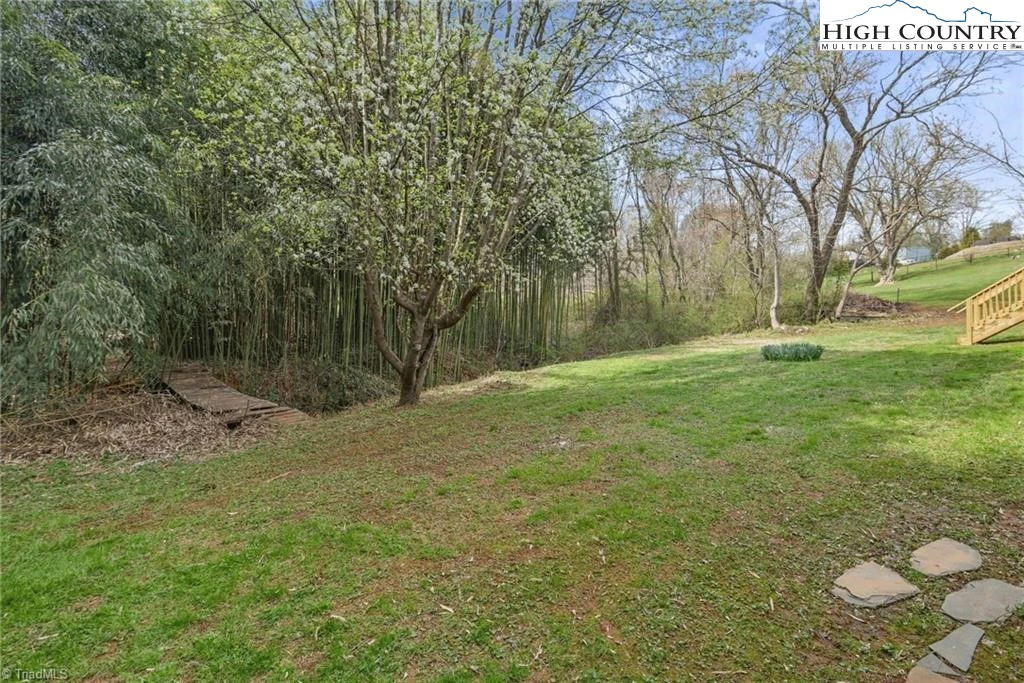 Image number 14 for the current listing
