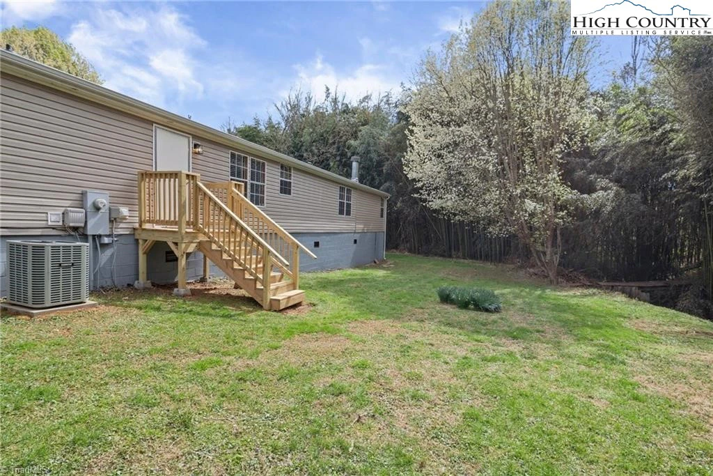 Image number 15 for the current listing