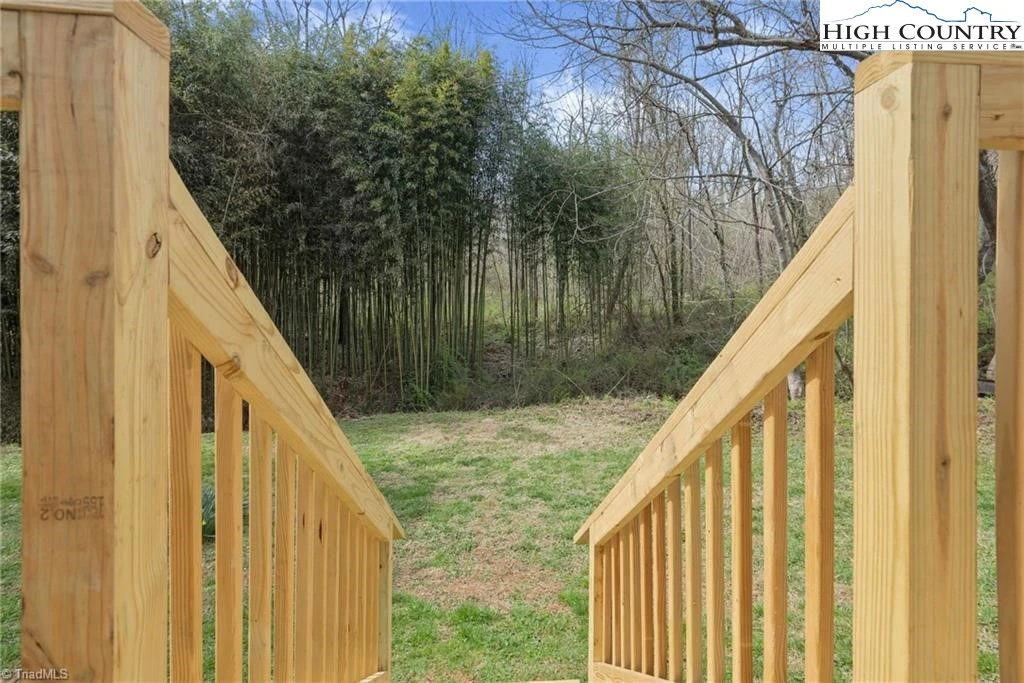 Image number 16 for the current listing