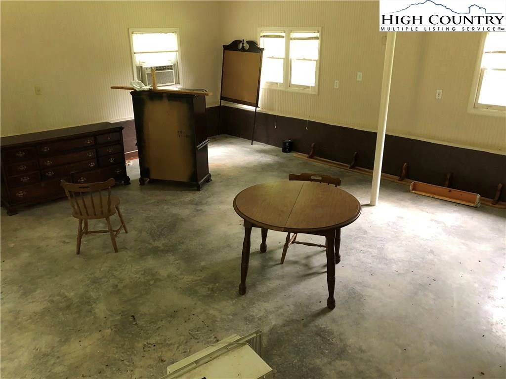 Image number 2 for the current listing