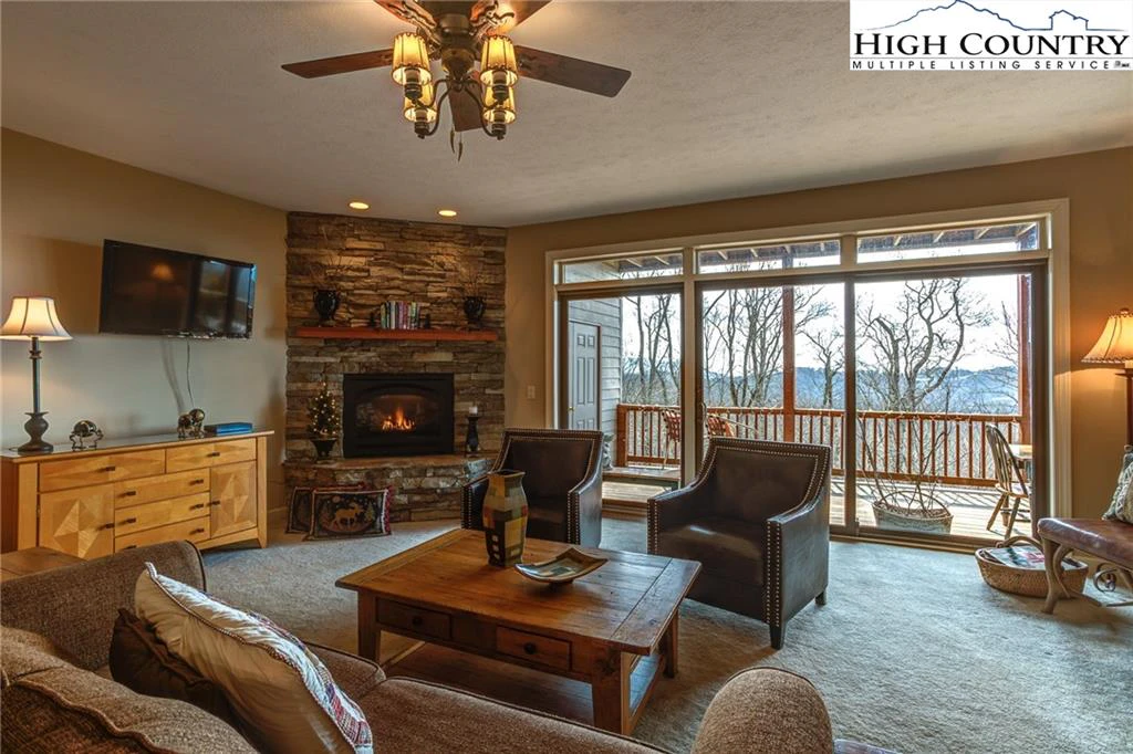Image number 1 for the current listing