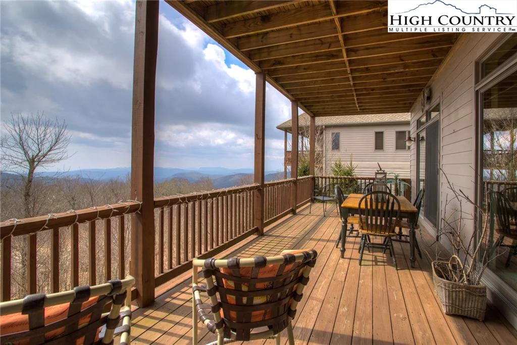 Image number 13 for the current listing