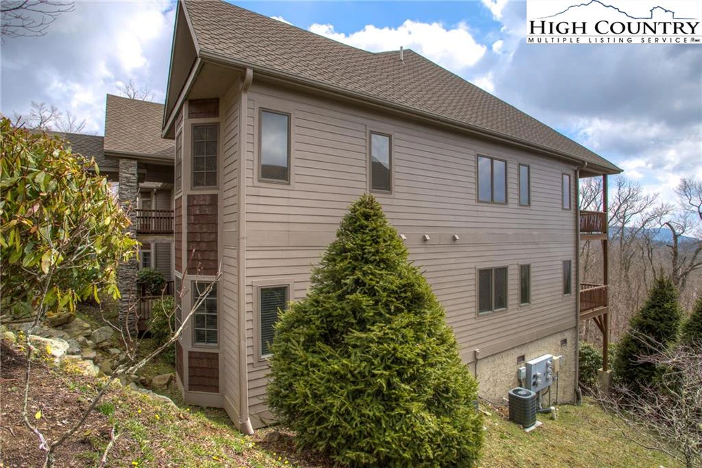Image number 7 for the current listing