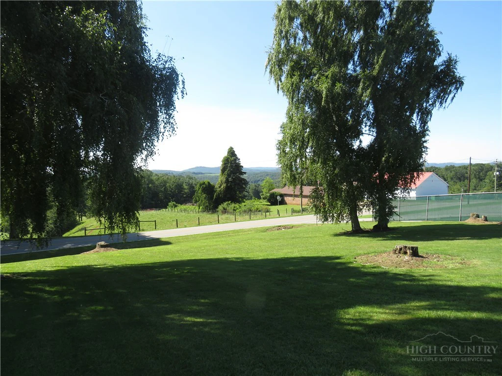 Image number 3 for the current listing