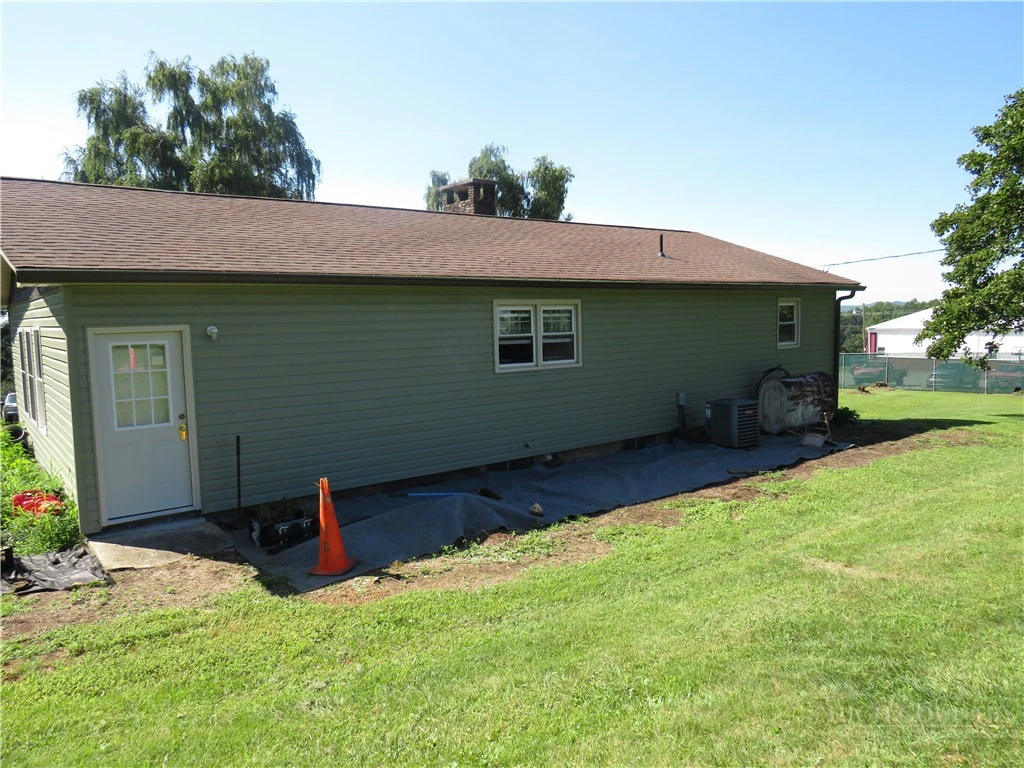 Image number 5 for the current listing