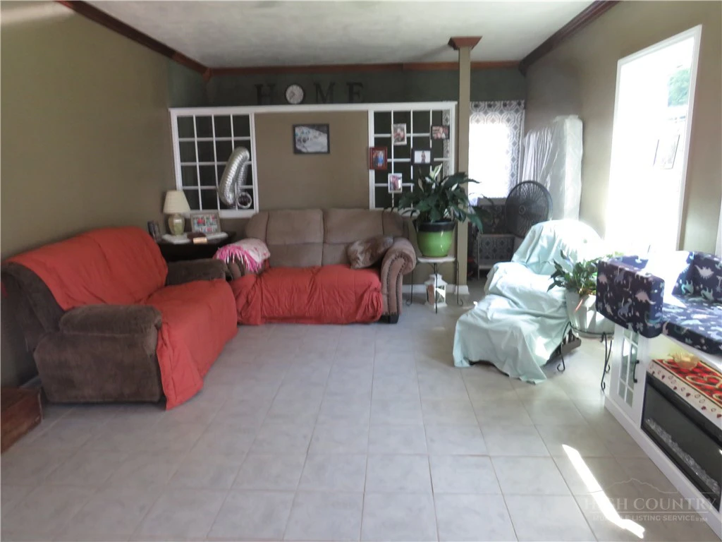 Image number 10 for the current listing