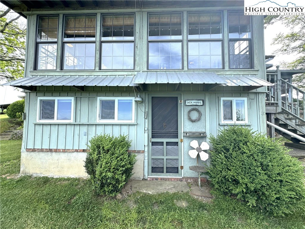 Image number 6 for the current listing