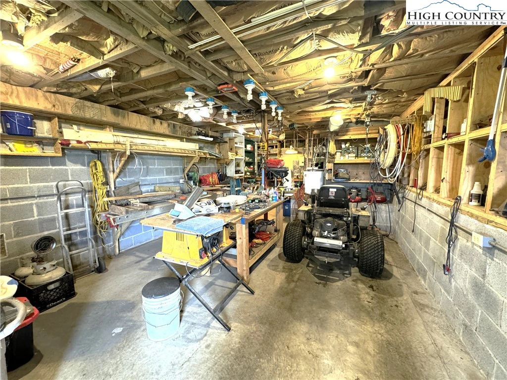 Image number 3 for the current listing