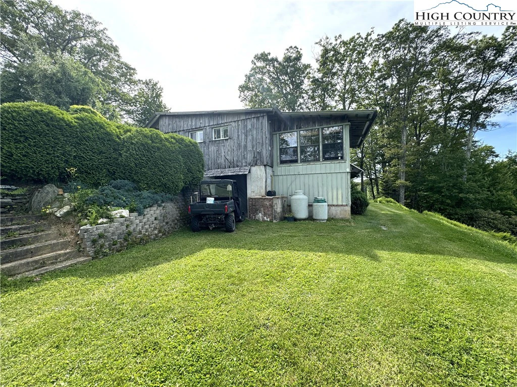 Image number 22 for the current listing