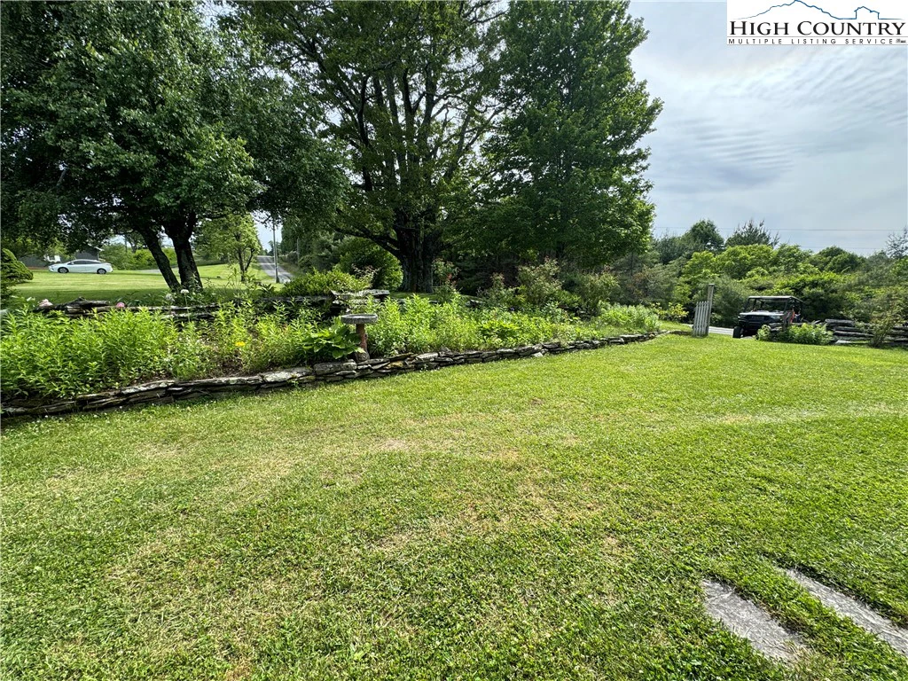 Image number 18 for the current listing