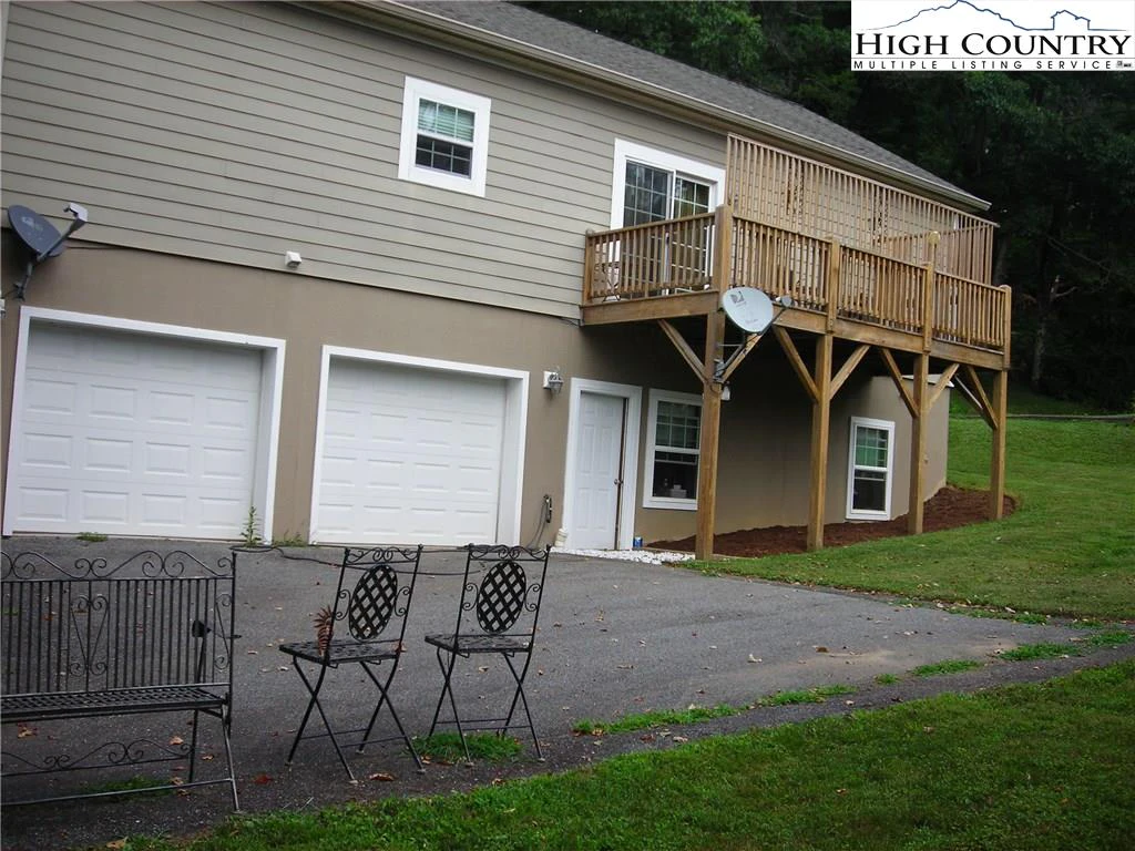 Image number 4 for the current listing