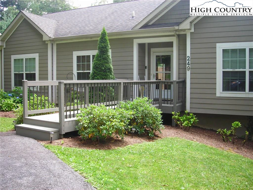 Image number 3 for the current listing