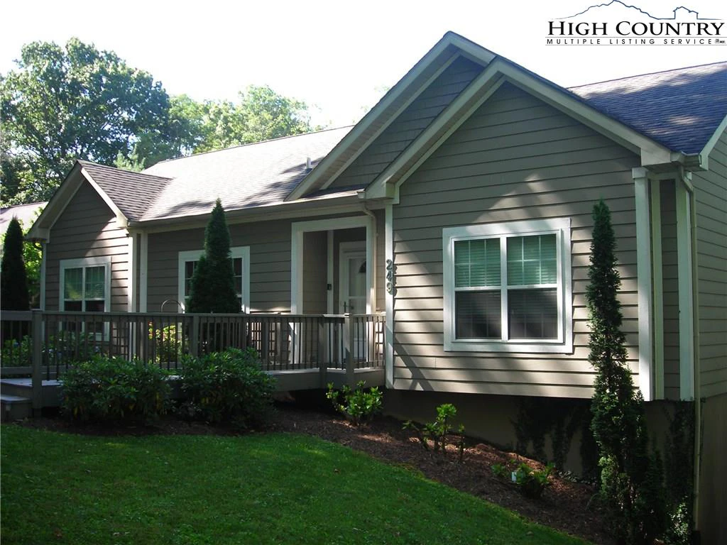 Image number 17 for the current listing