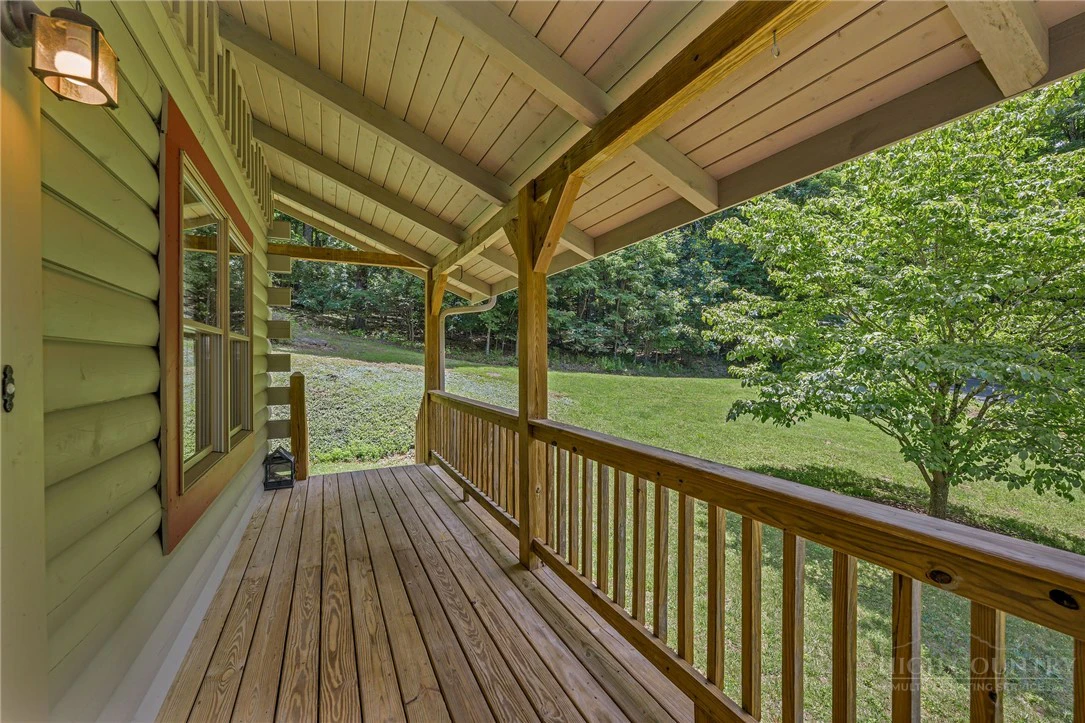 Image number 11 for the current listing