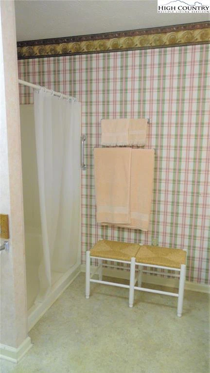 Image number 3 for the current listing