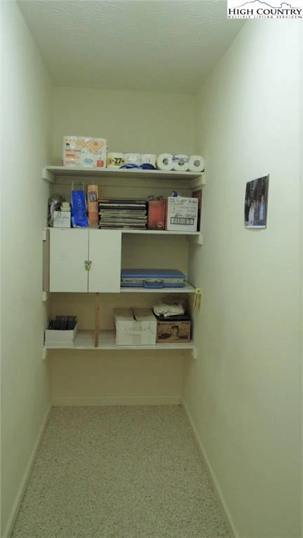 Image number 2 for the current listing