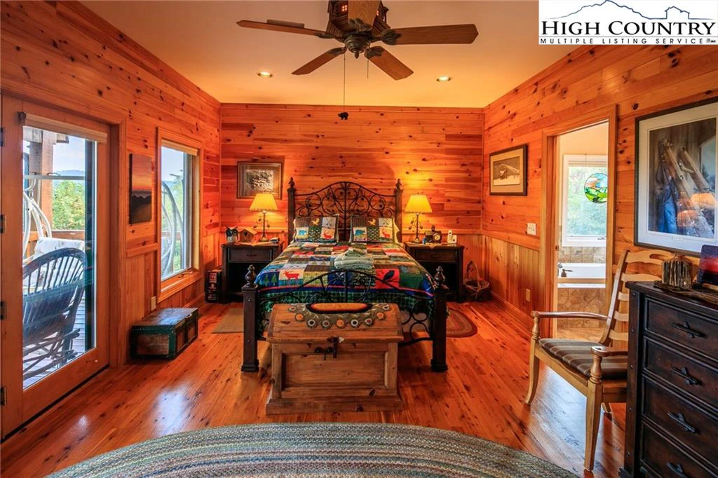 Image number 5 for the current listing